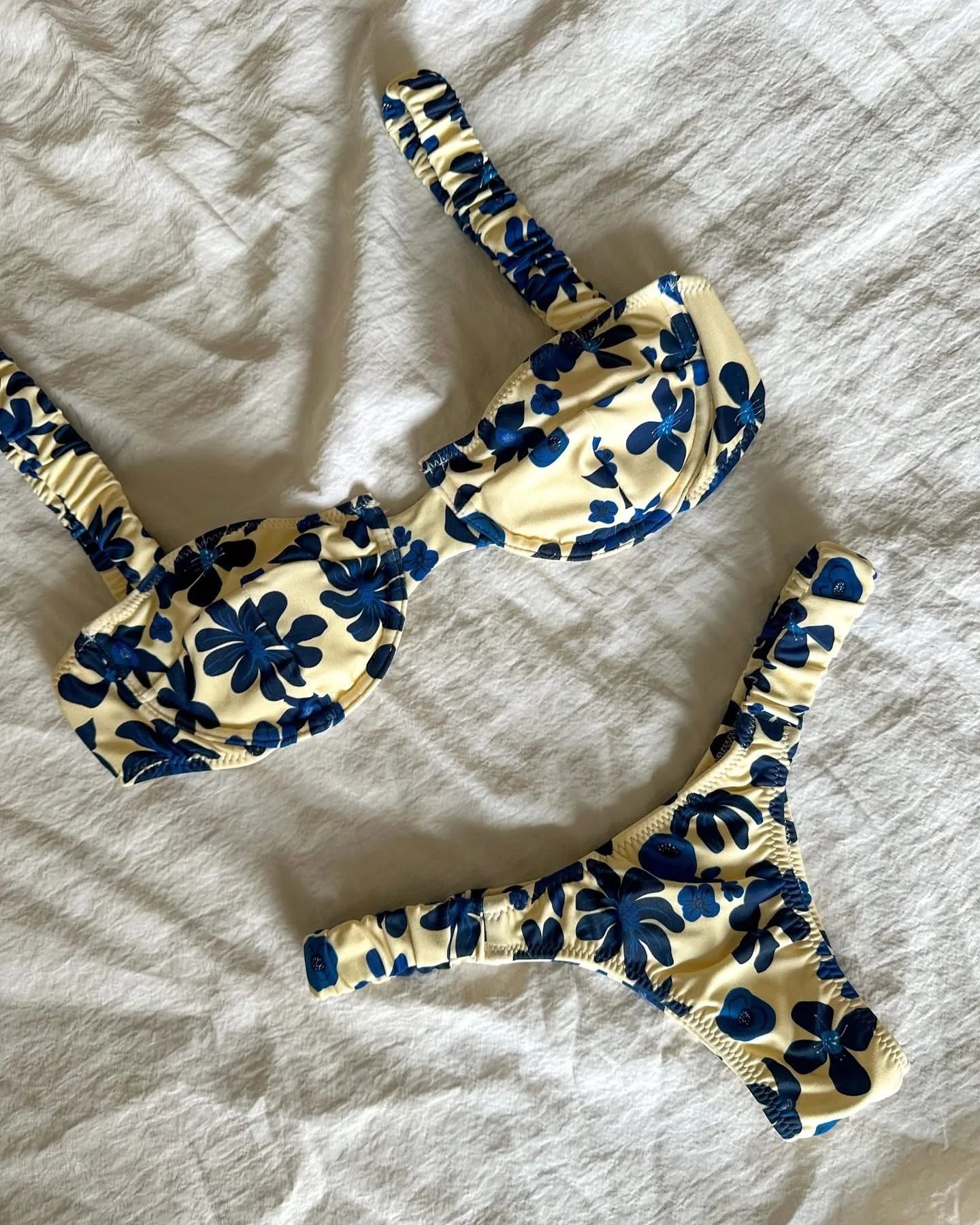 Conjunto de bikini push up de cintura alta