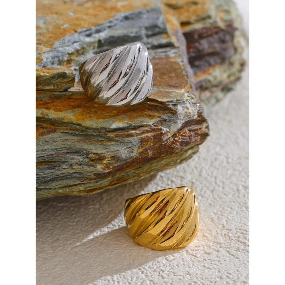 Striped Geometric Gold Ring - Statement Finger Jewelry