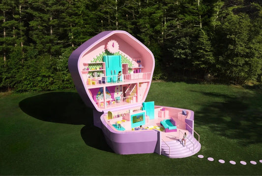 Polly Pocket Friends life-sized compact house sleepover experience