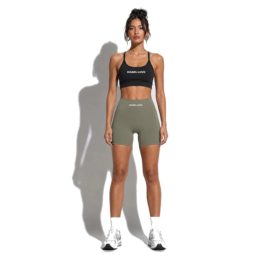 Set — Infinity bra + Legging Shorts Green front on-model 2048
