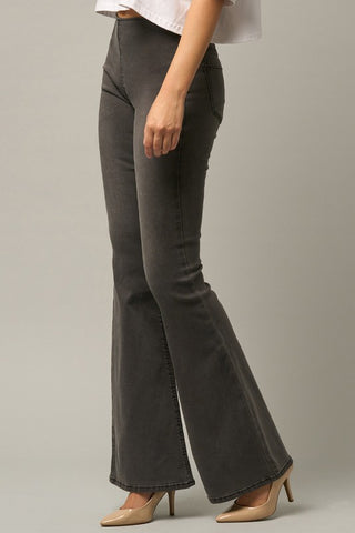 Side details of Mid-Rise Banded Wide Flare Jeans