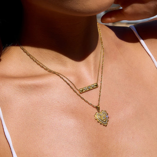 18K Gold Rhinestone Love Pendant Necklace – Elegant Women's Jewelry