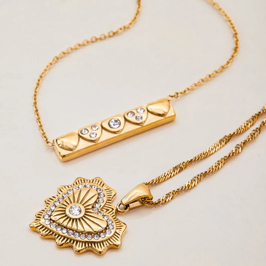 18K Gold Rhinestone Love Pendant Necklace – Elegant Women's Jewelry