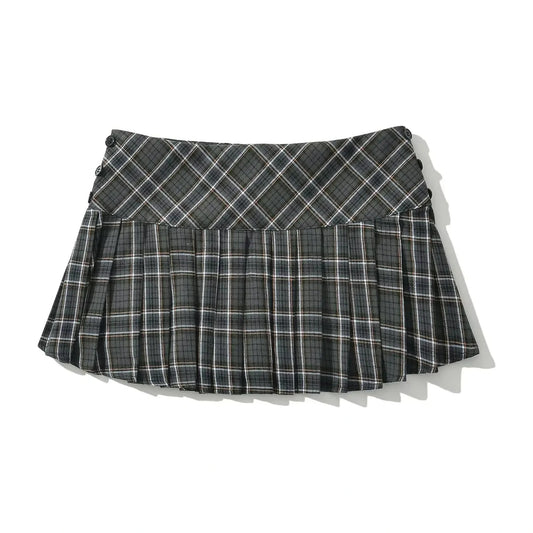 Preppy Pleated Plaid Mini Skirt – Vintage Style - detail shot