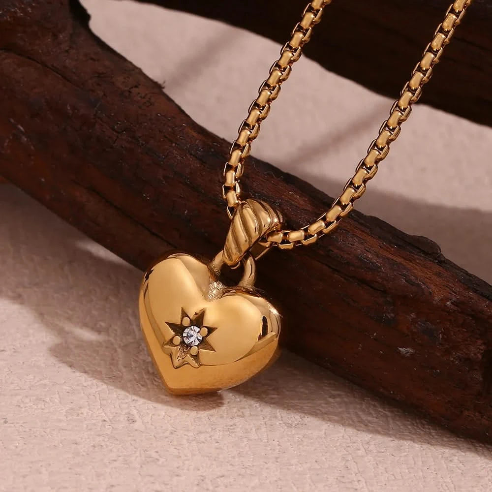 Chic Pearl & Zircon Heart Necklace