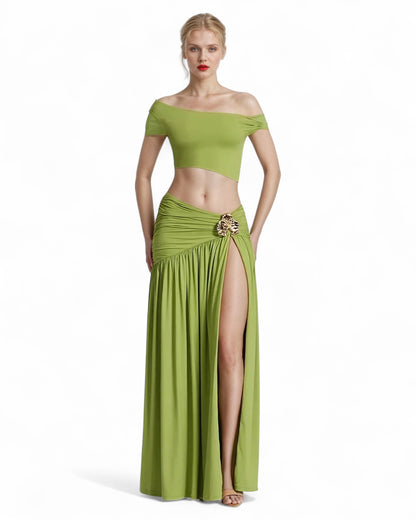 Green Elegant Skew Neck Set – Backless Pleated Fit