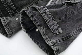 Hem Close-up details of the Black Wide-Leg Jeans