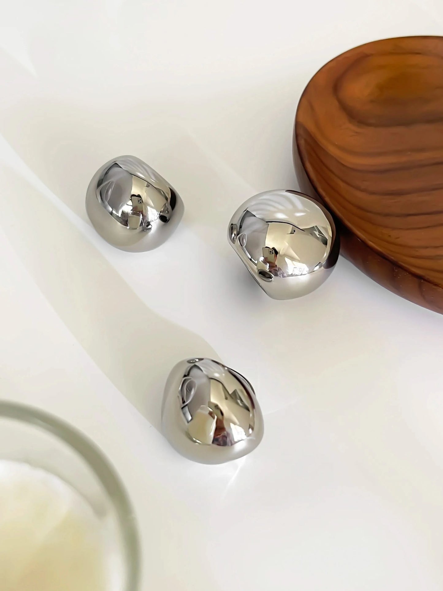 Anillos apilables con cúpula de plata: joyería elegante para mujer