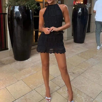 Conjunto de top corto con cuello halter de encaje y falda tubo 