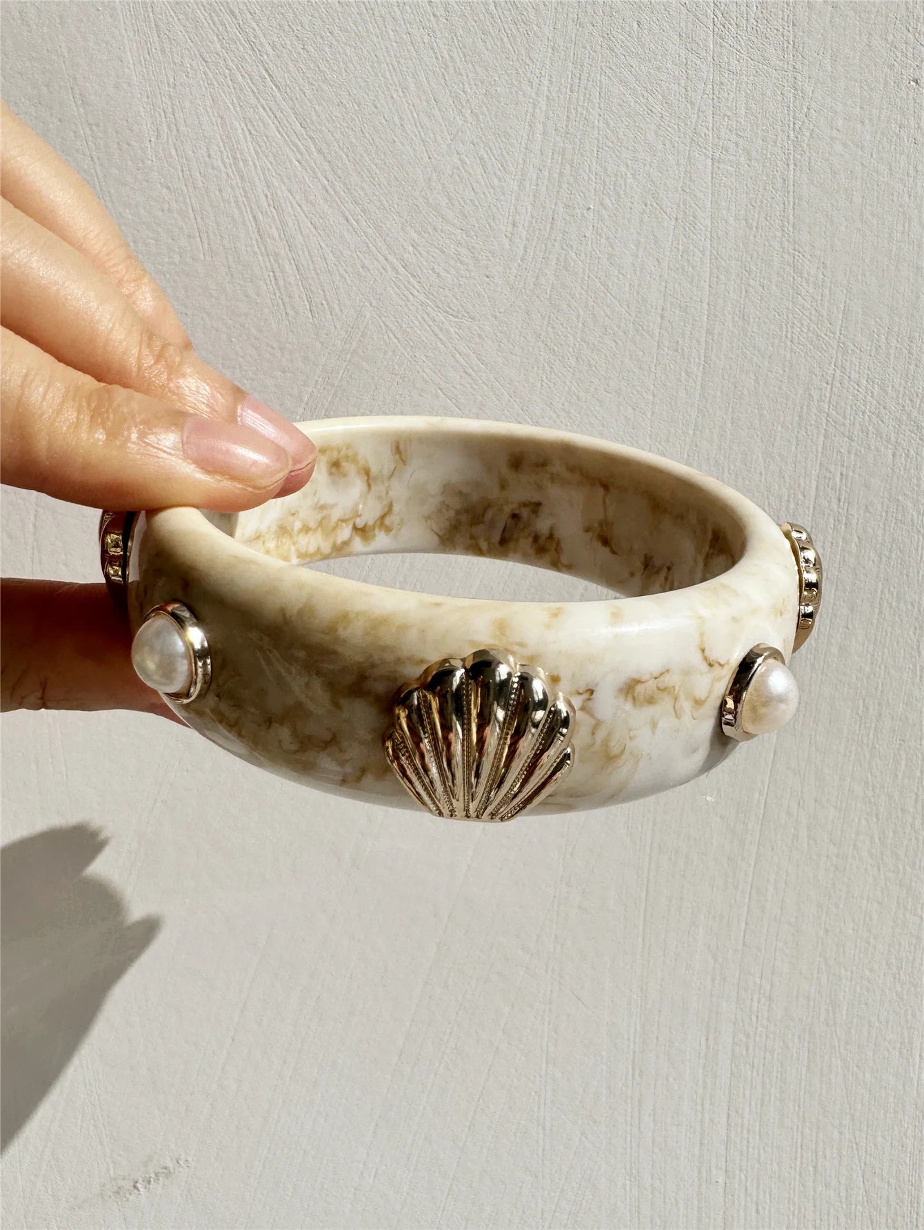 Seashell Off-White Geometric Bangles - main product image