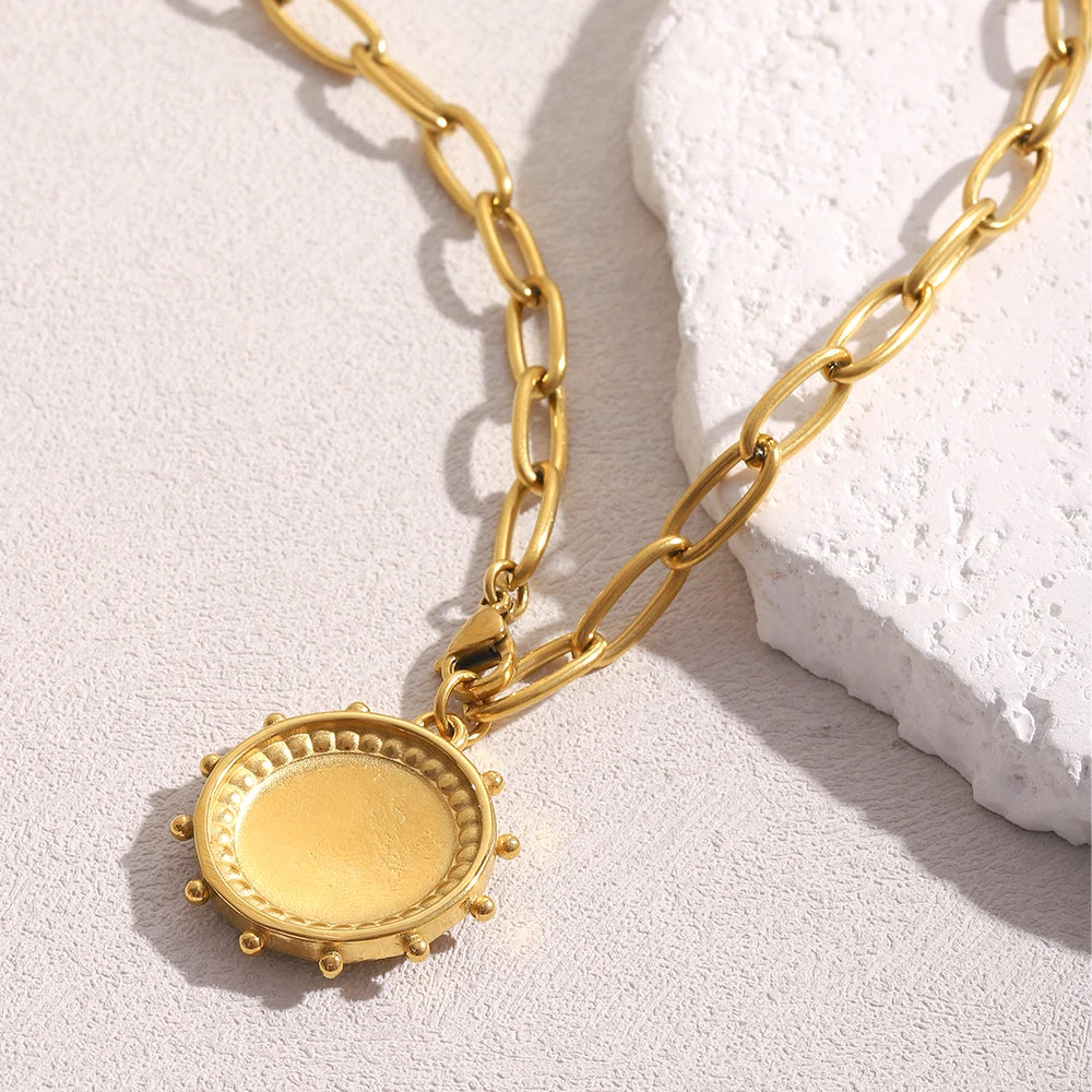 Daphne Star Necklace