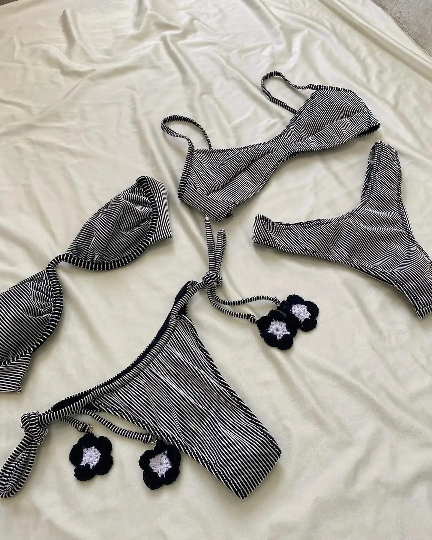 Microbikini con detalle de cadena - Ropa de playa sexy