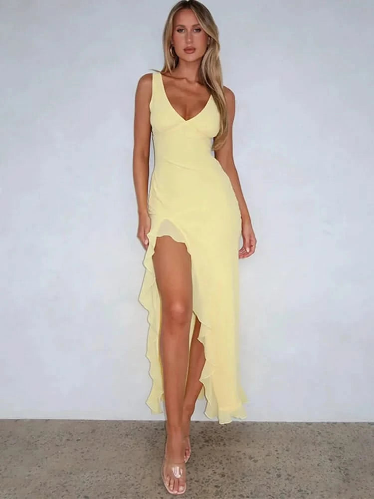 Vestido midi con abertura alta y volantes