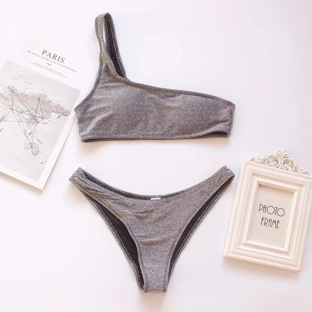 Conjunto de bikini brillante de un solo hombro 