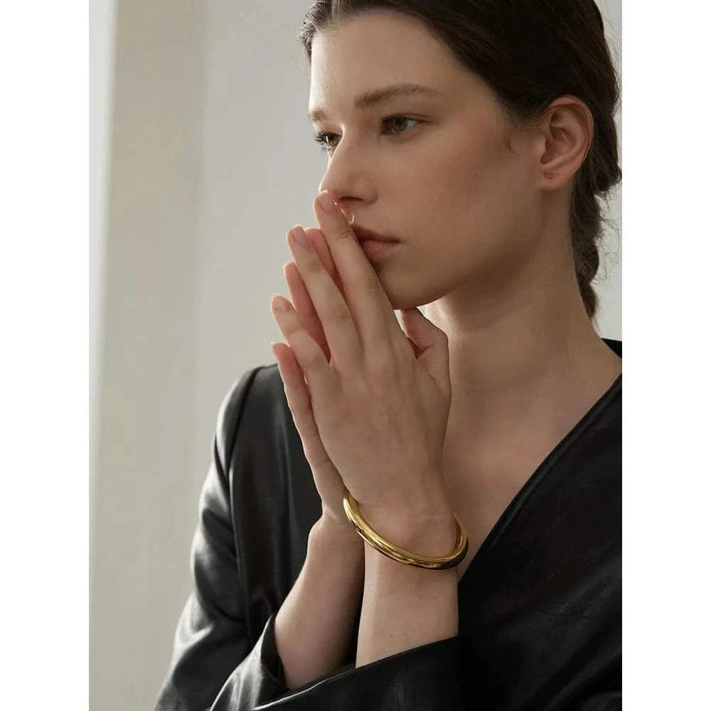 Sample wearing of gold  Plain Bangles