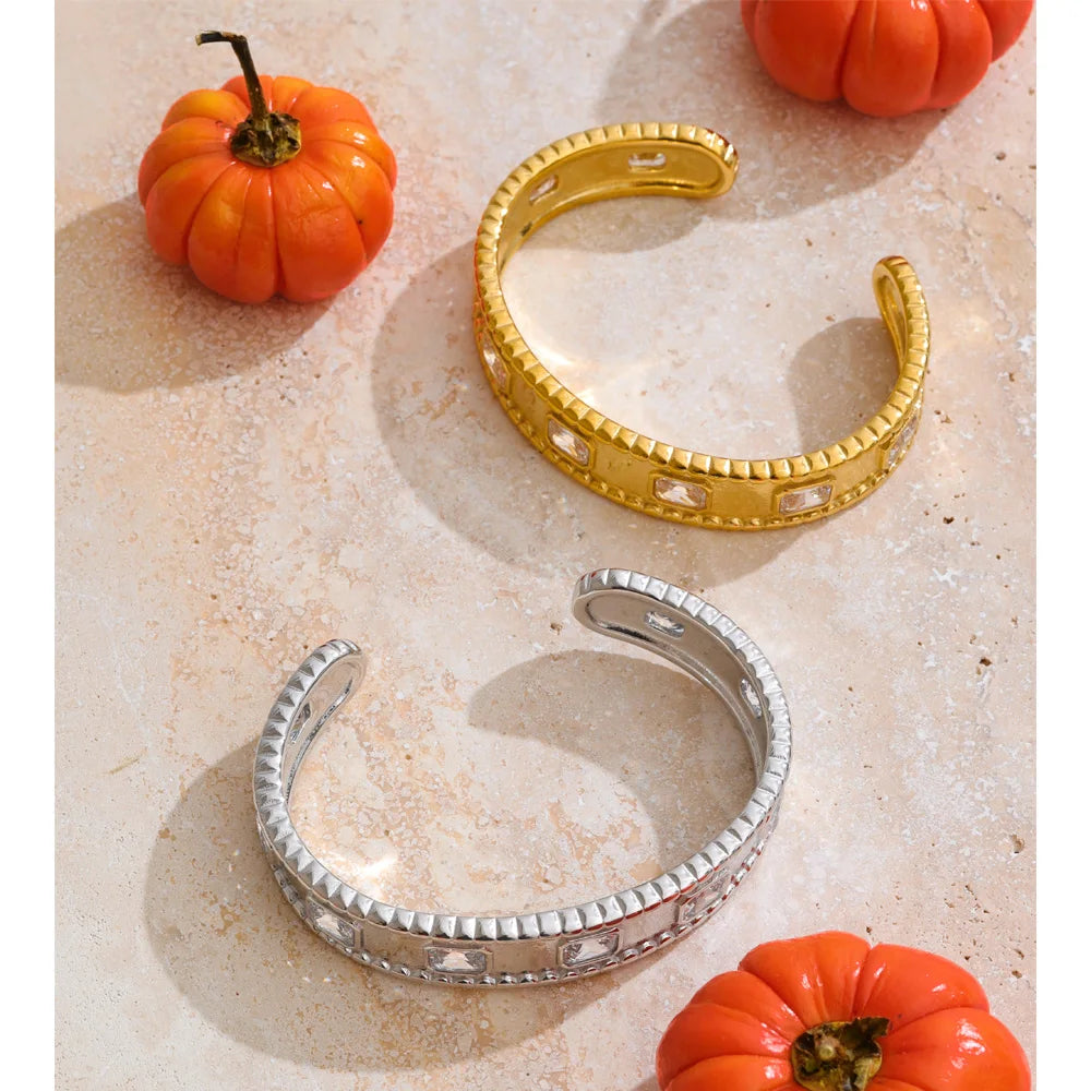 Good Spirit Geometric Bangle