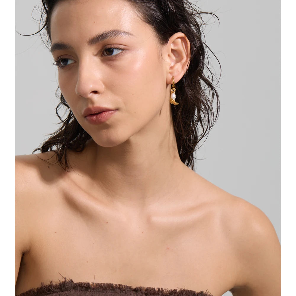 Cowgirl Pearl Gold-color Hoop Earrings