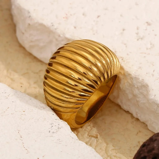 Chic Gold Striped Ring - Trendy Party Jewelry