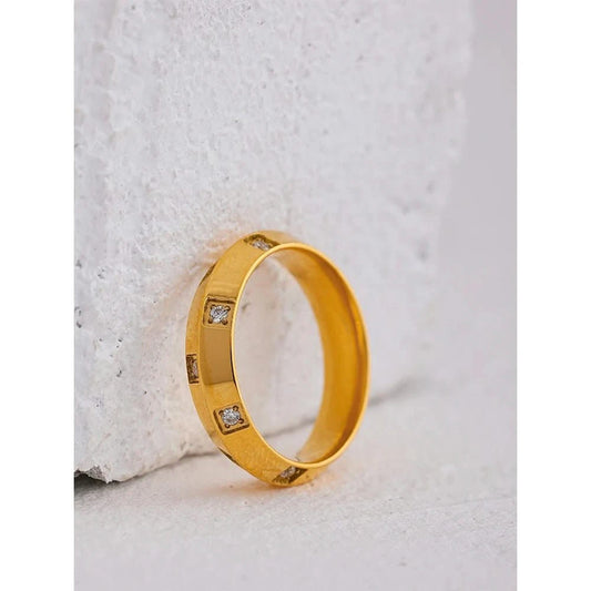 Gold Studded Band Ring