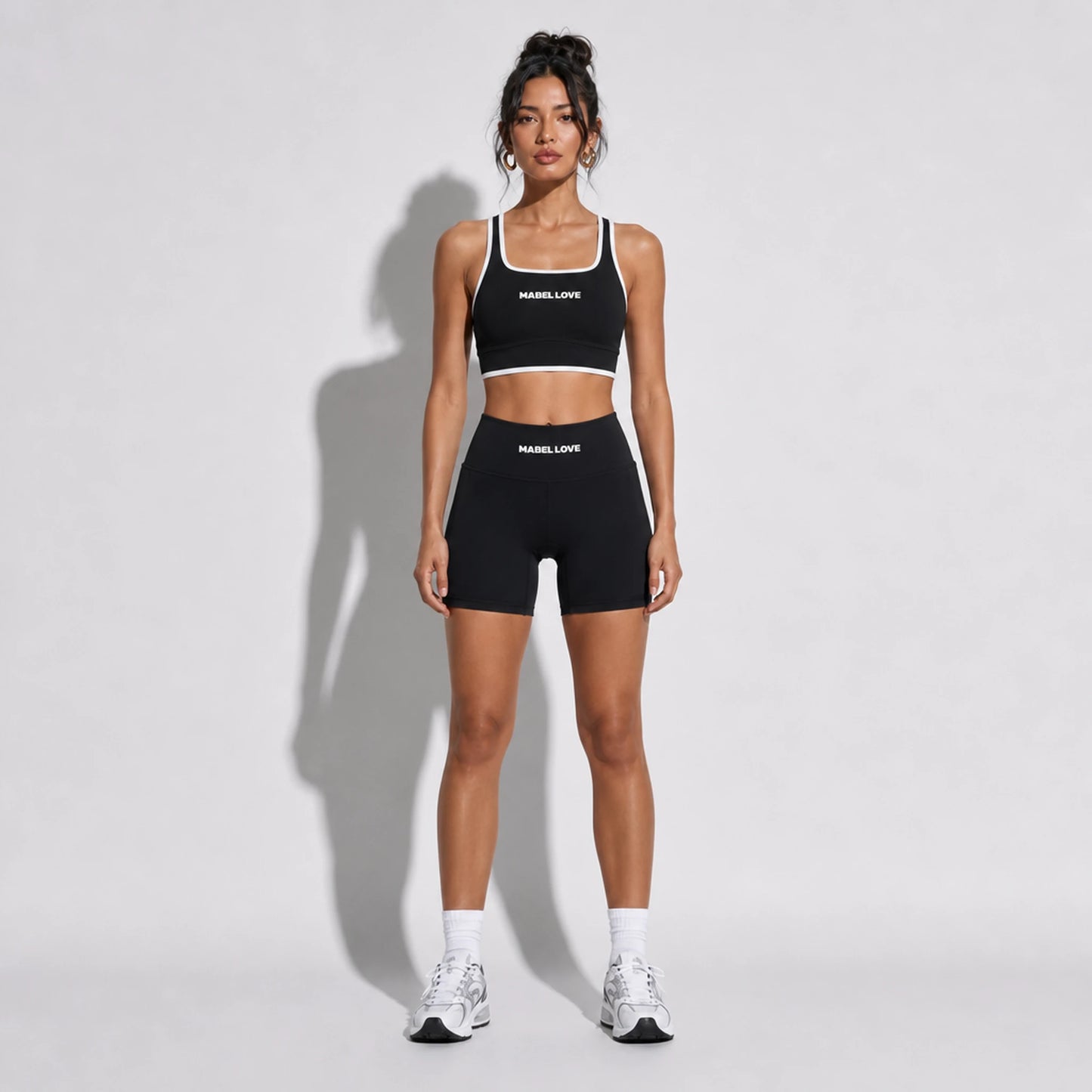 Set — High Support bra + Legging Shorts black front on-model 2048