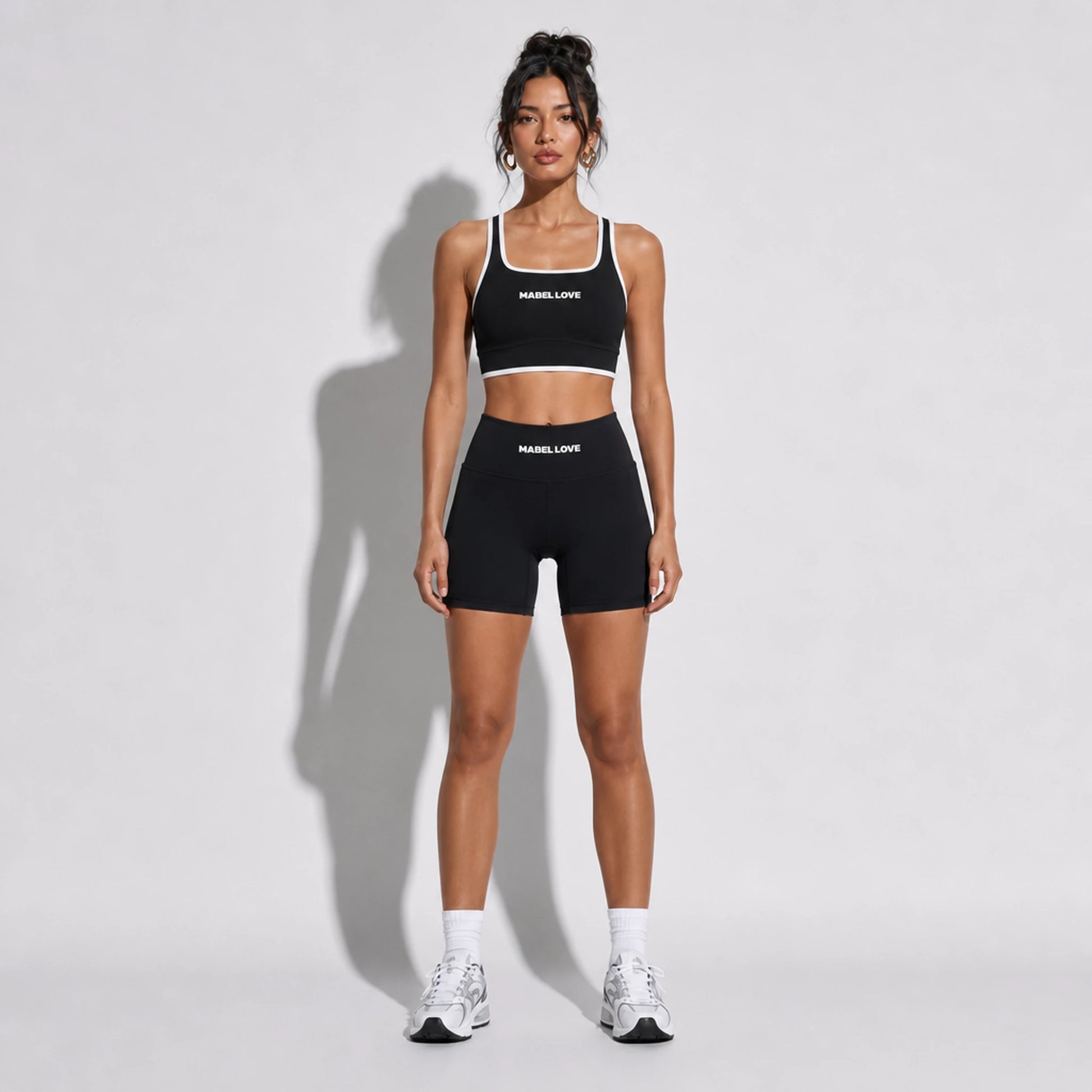 Set — High Support bra + Legging Shorts black front on-model 2048