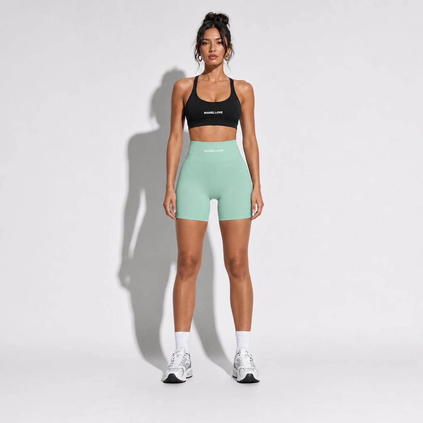 Set — Infinity bra + Legging Shorts Gray Green front on-model 2048