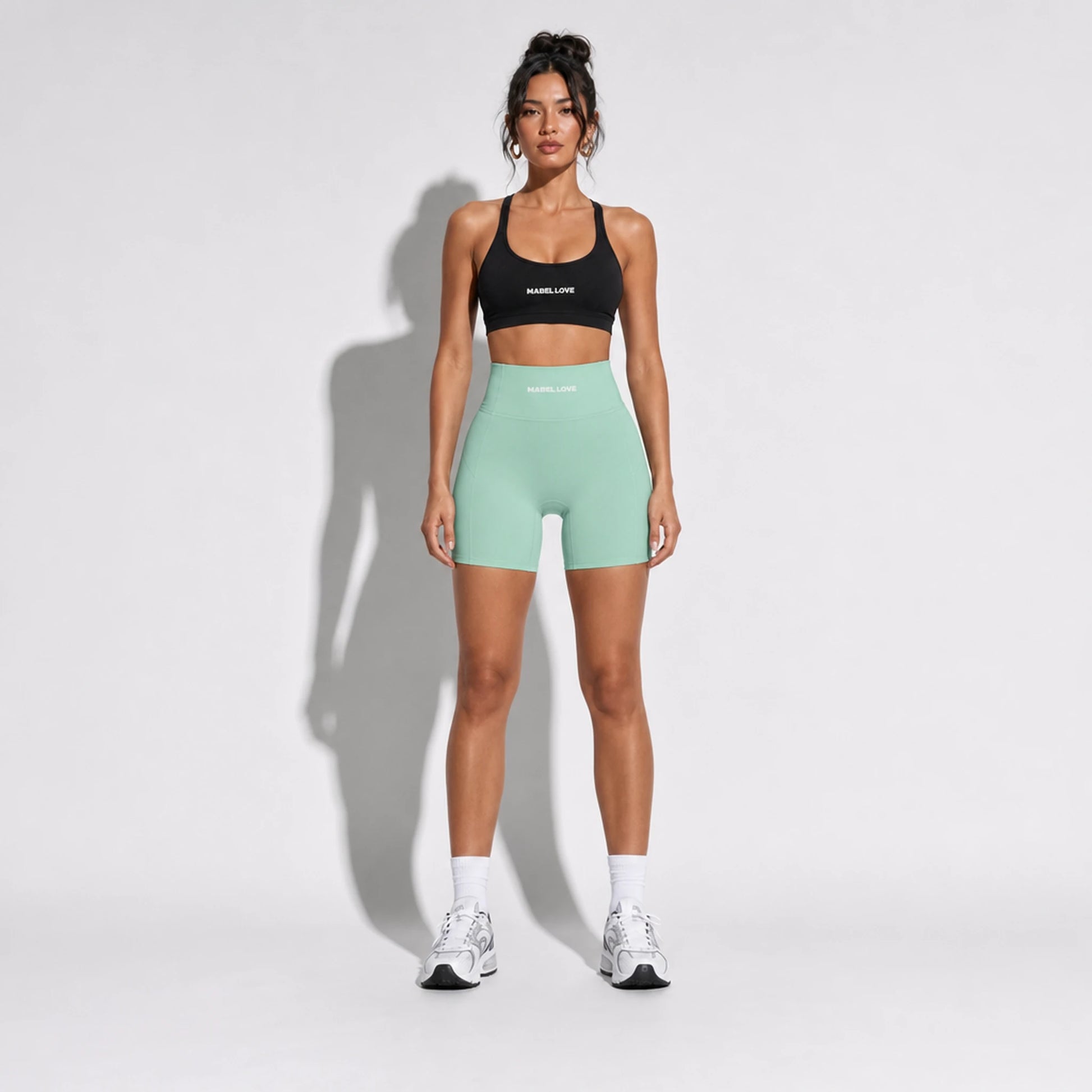 Set — Infinity bra + Legging Shorts Gray Green front on-model 2048