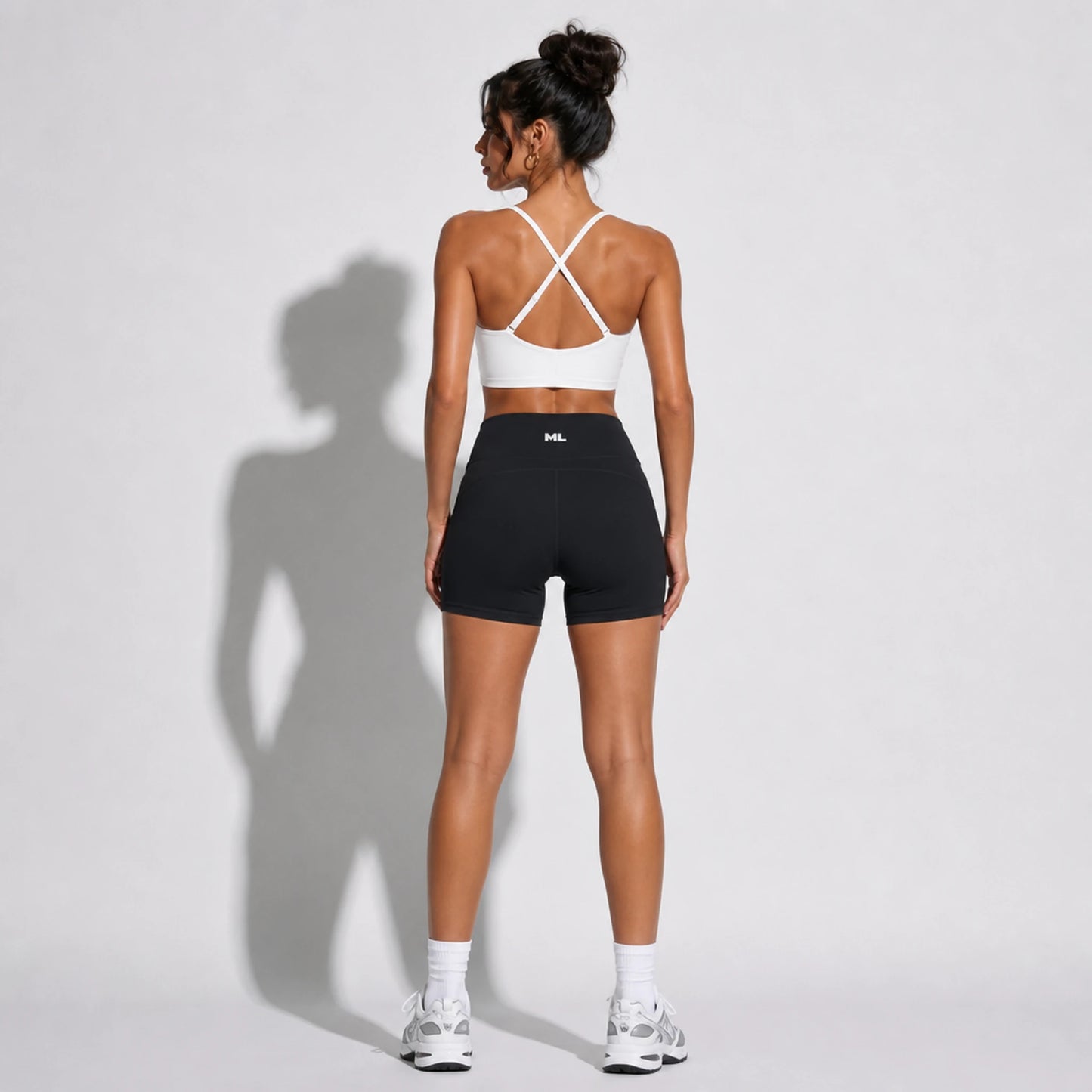 Set — Infinity bra white back + Legging Shorts black back on-model 2048