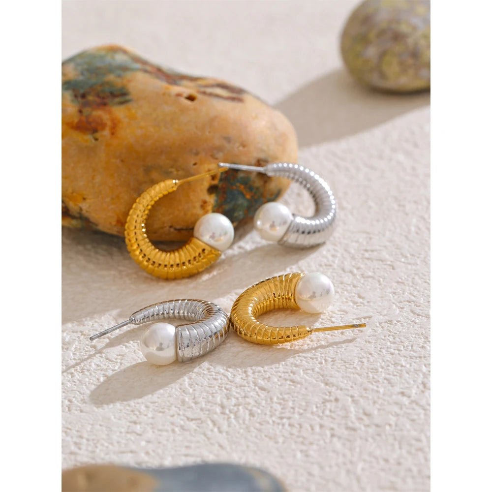 Pearl Ribbed Huggie Earrings