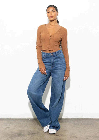 Sample wearing of Classic High-Waisted Straight Jeans