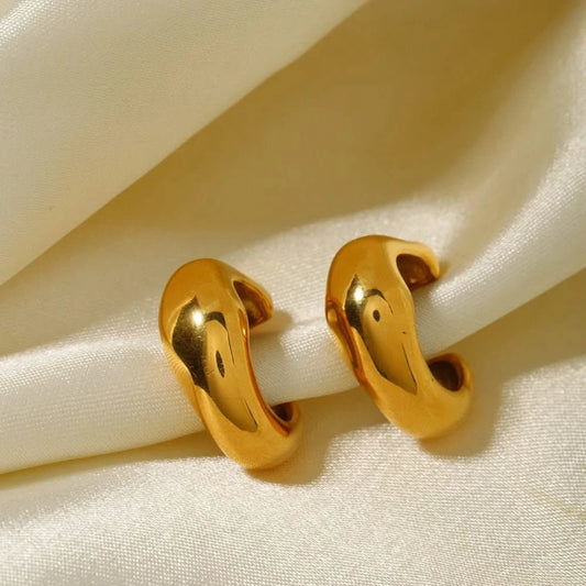 Wave ear cuff